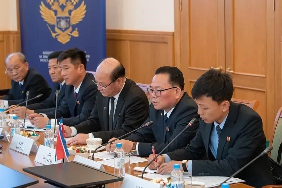 Сотрудничество с нашими партнерами в области социальных наук